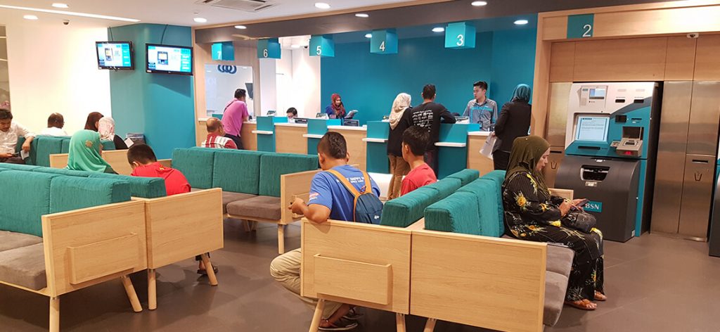 ngân hàng xây dựng niềm tin với khách hàng